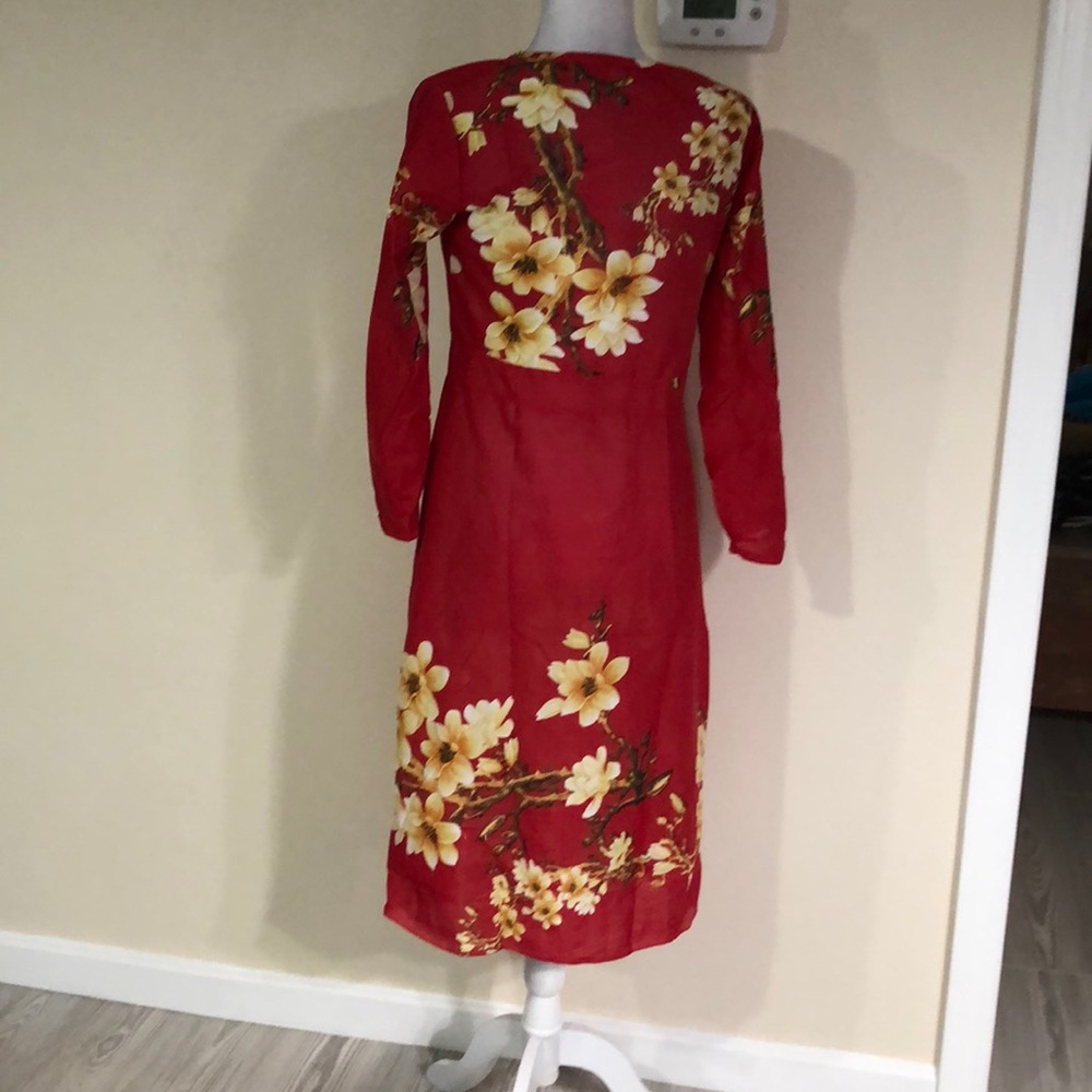 Red Floral Lightweight Midi - Picture 5 of 6